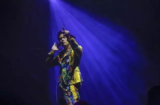 周杰倫演唱會(huì)引爆朋友圈 十萬人狂歡創(chuàng)全國紀(jì)錄，經(jīng)紀(jì)公司深夜發(fā)文致謝